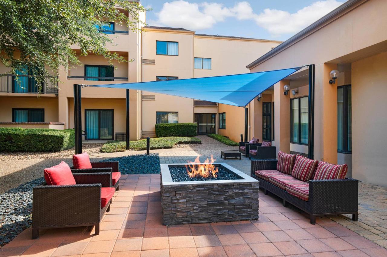 Courtyard By Marriott San Antonio Medical Center Hotel Exterior photo
